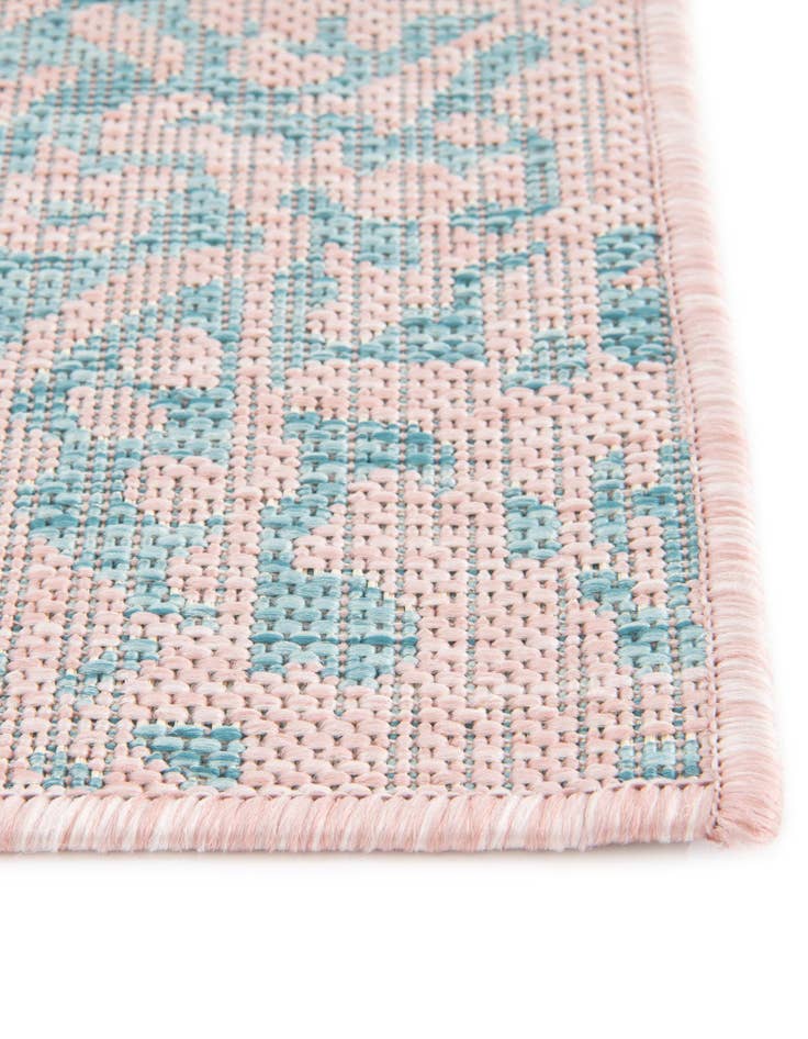 Detail image of 2' x 3' Easy-Clean Jill Zarin Dubai Indoor / Outdoor Rug