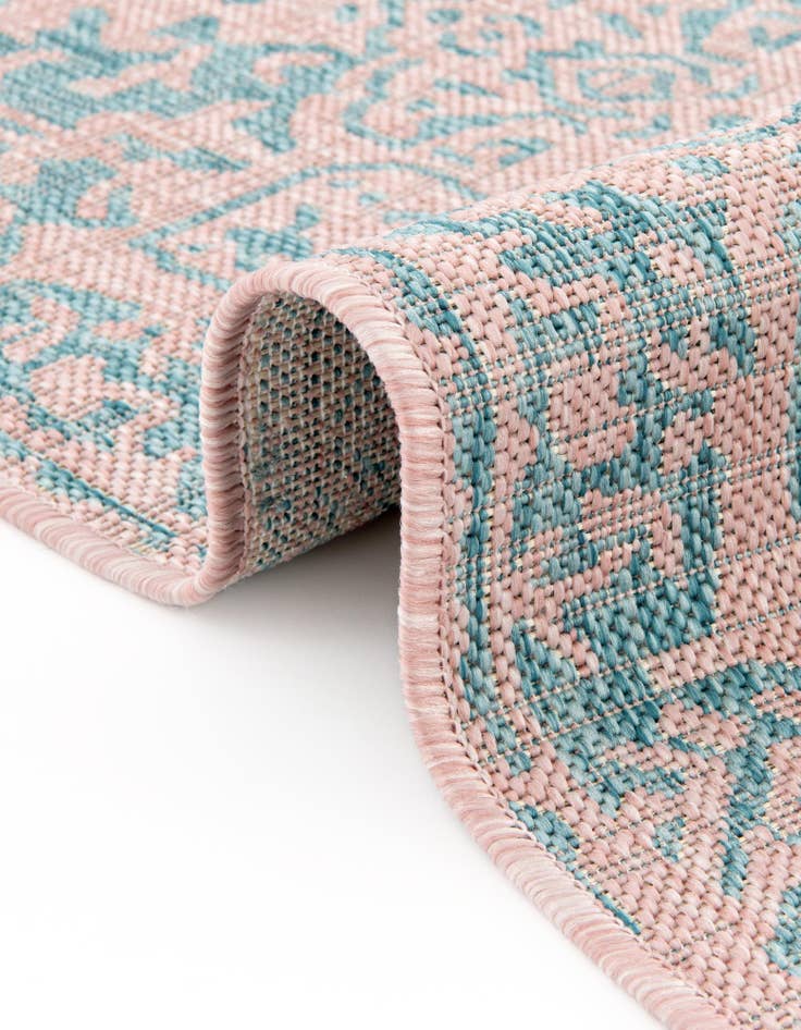 Detail image of 2' x 3' Easy-Clean Jill Zarin Dubai Indoor / Outdoor Rug