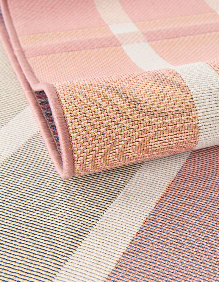 Detail image of 2' x 3' Easy-Clean Striped Indoor / Outdoor Rug