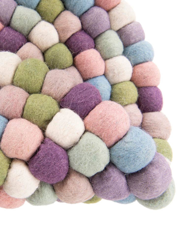 Detail image of 4' 1 x 4' 1 Felt Ball Wool Round Rug