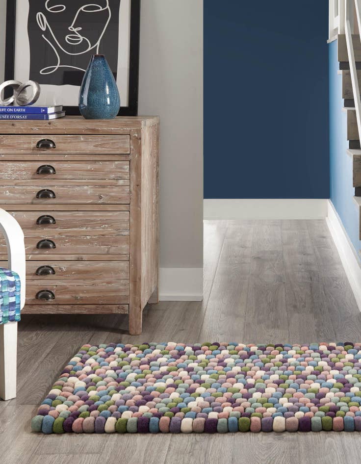 Detail image of 2' x 4' 1 Felt Ball Wool Runner Rug