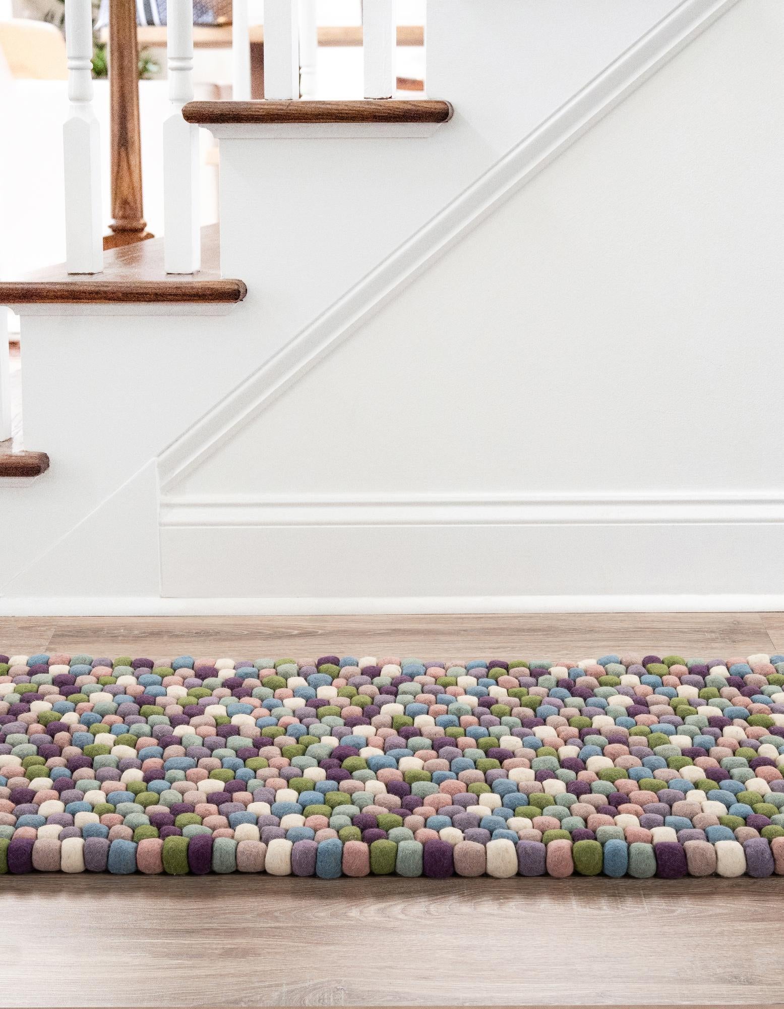 2' x 4' 1 Felt Ball Wool Runner Rug