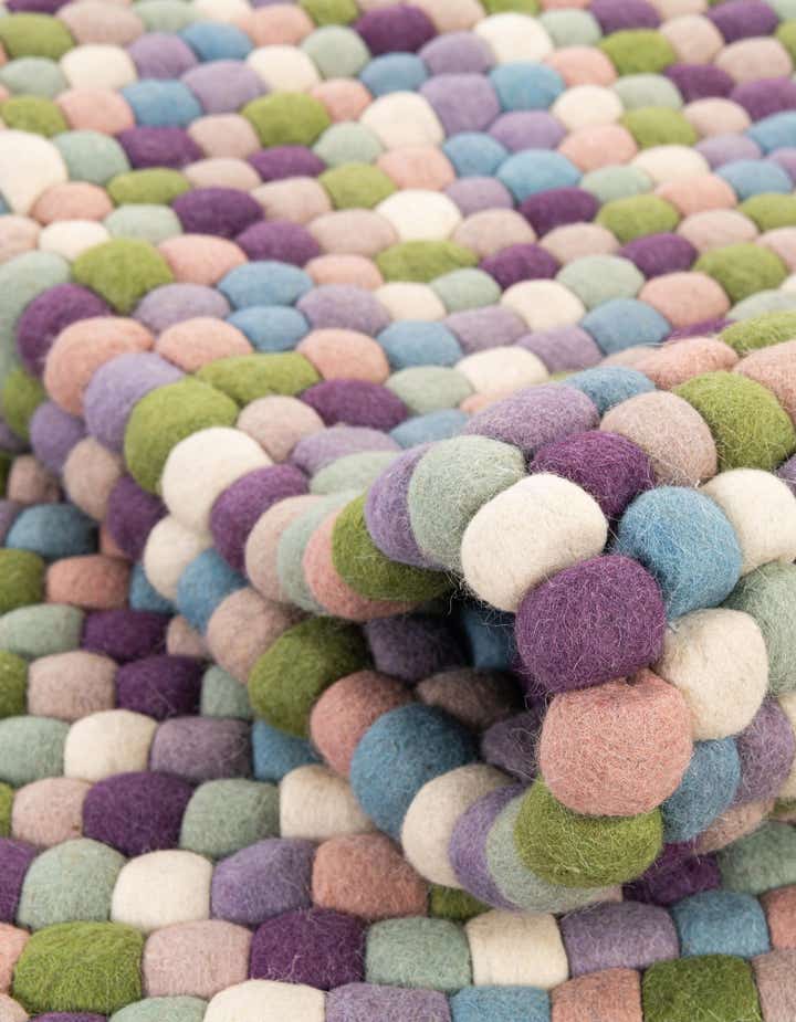 2' x 4' 1 Felt Ball Wool Runner Rug