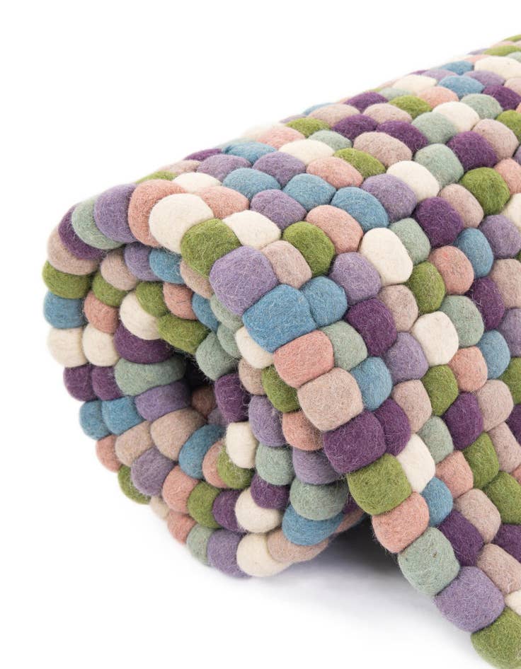 Detail image of 2' x 4' 1 Felt Ball Wool Runner Rug