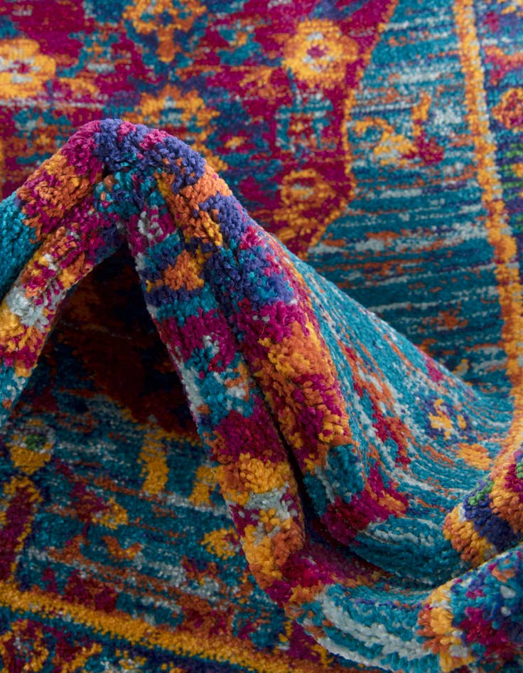Detail image of 7' 10 x 7' 10 Calypso Round Rug