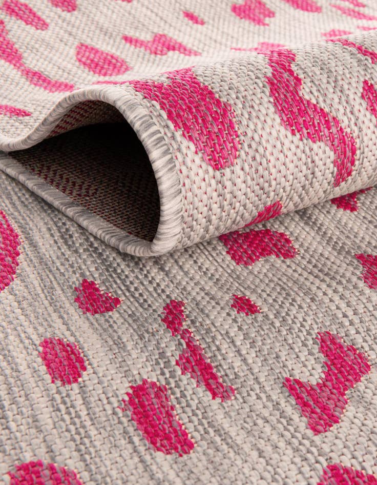 Detail image of 5' 3 x 8' Easy-Clean Safari Indoor / Outdoor Rug