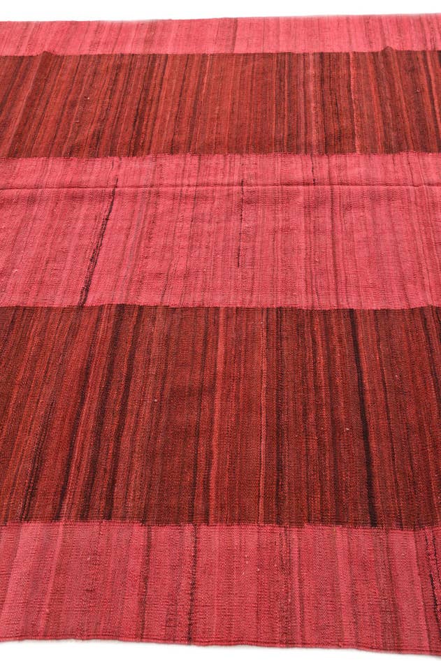 Detail image of 6' 6 x 9' 7 Hand Woven Kilim Modern Wool Rug