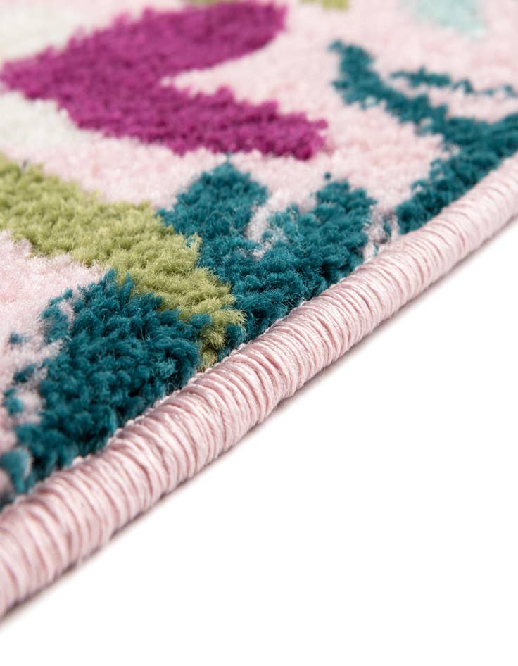 Detail image of 7' 10 x 10' Bloom Oval Rug