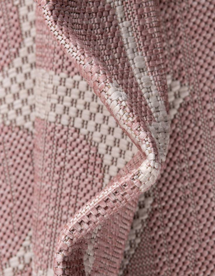 Detail image of 7' 10 x 10' Easy-Clean Coastal Indoor / Outdoor Oval Rug