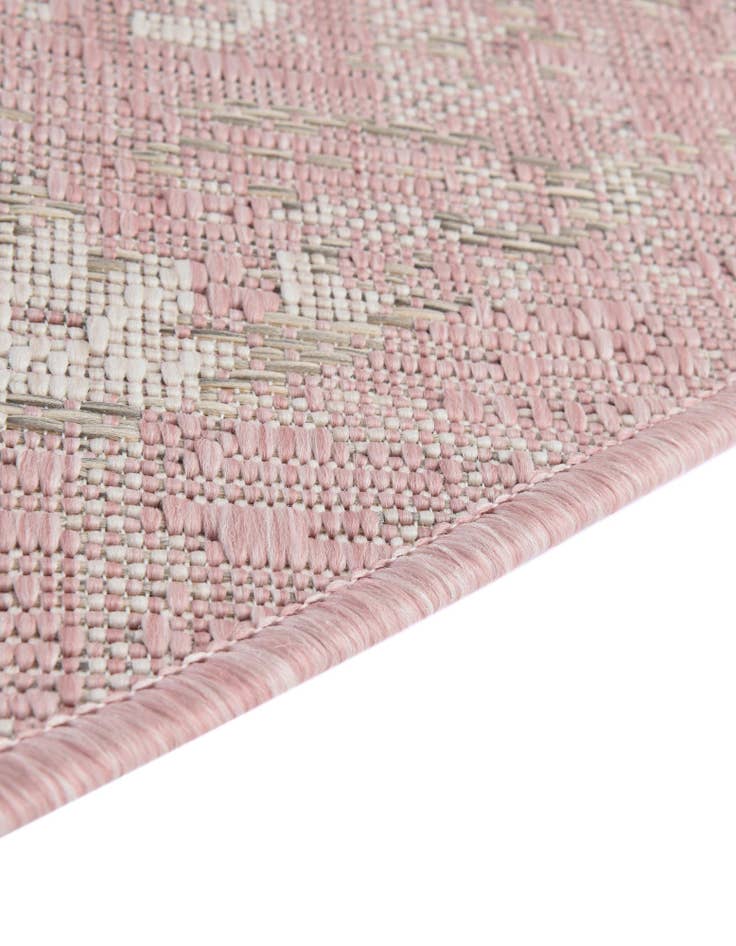 Detail image of 5' 3 x 8' Easy-Clean Traditional Indoor / Outdoor Oval Rug