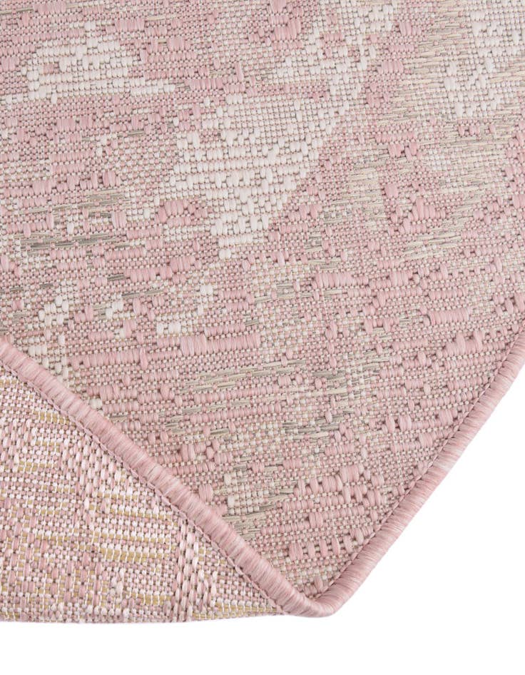 Detail image of 5' 3 x 8' Easy-Clean Traditional Indoor / Outdoor Oval Rug