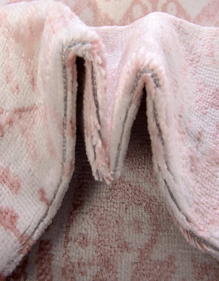 Detail image of 8' x 10' Oxford Oval Rug