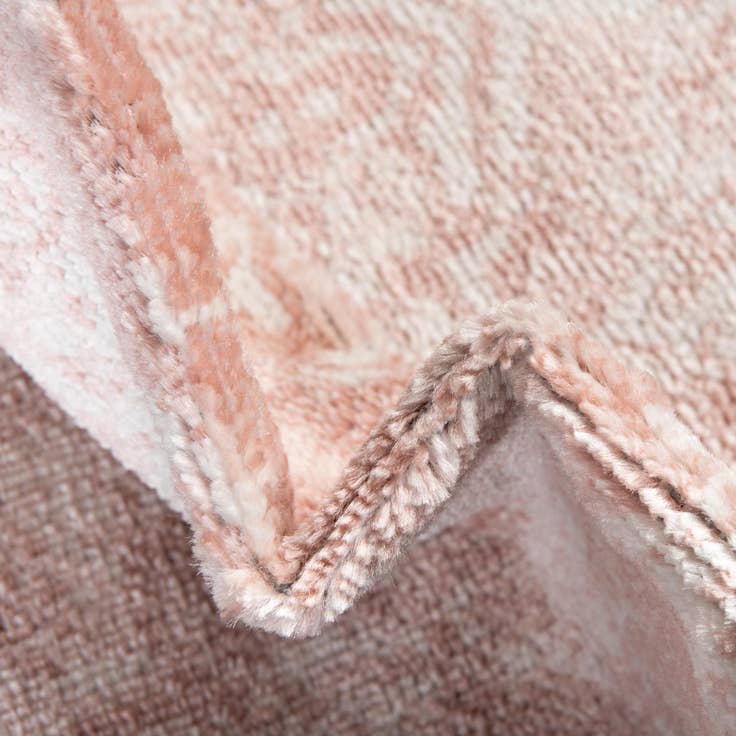 Detail image of 4' x 6' Oxford Oval Rug
