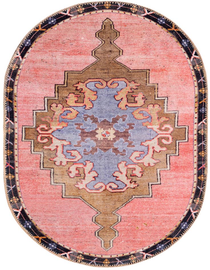 Detail image of 2' x 3' Washable Timeless Oval Rug
