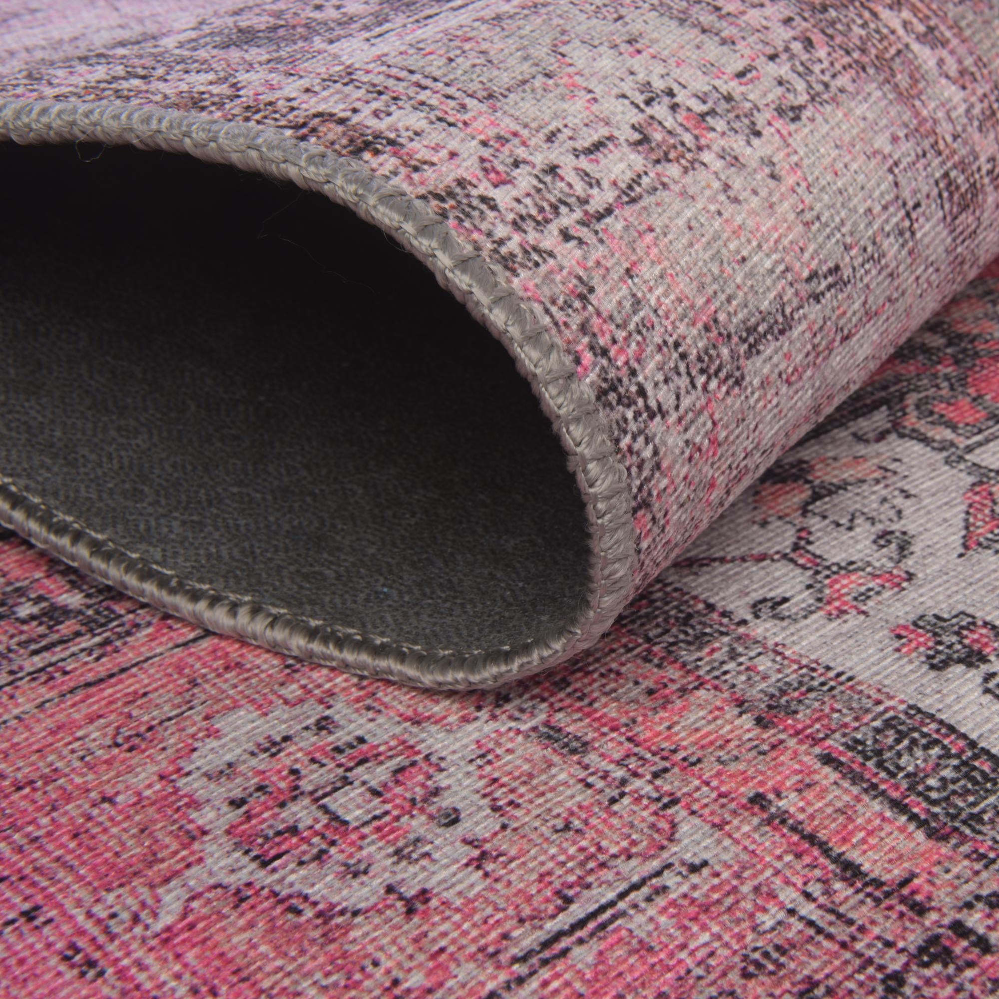 2' x 3' Washable Timeless Oval Rug
