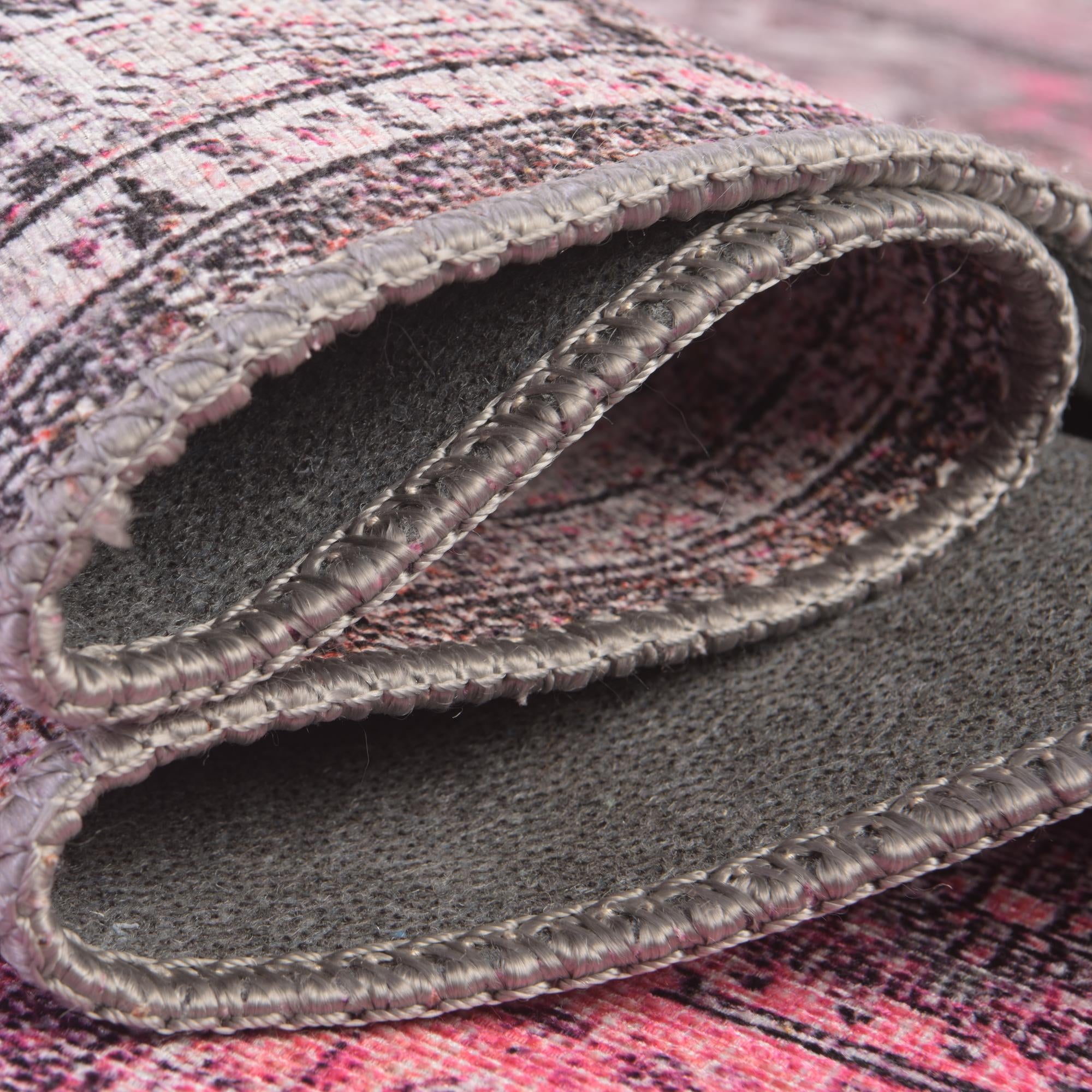 2' x 3' Washable Timeless Oval Rug