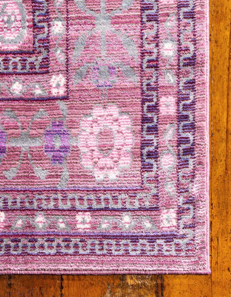 Detail image of 5' x 8' Alexis Rug