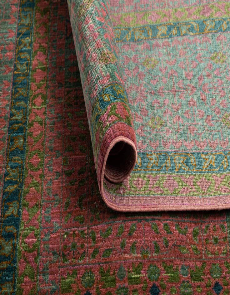 Detail image of 6' 6 x 9' 5 Amina Wool Rug