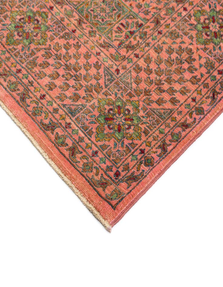 Detail image of 6' 11 x 9' 5 Amina Wool Rug