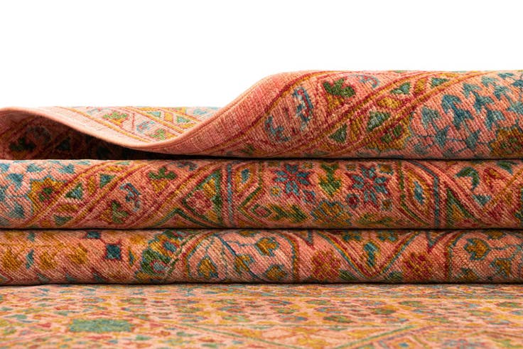 Detail image of 5' 8 x 7' 2 Amina Rug