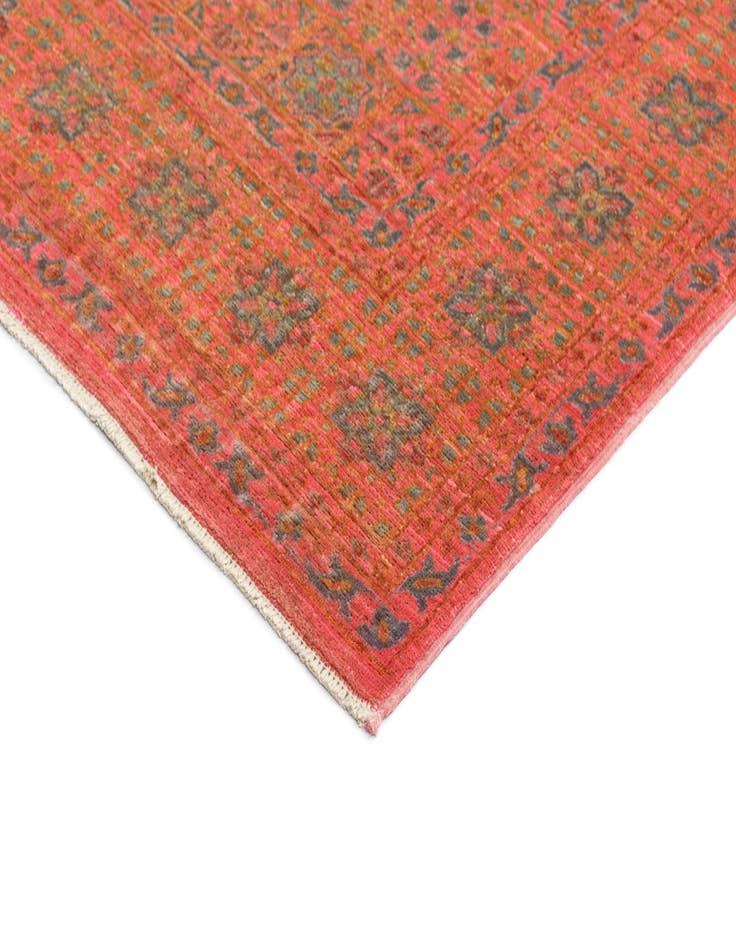 Detail image of 5' 5 x 7' 10 Amina Rug