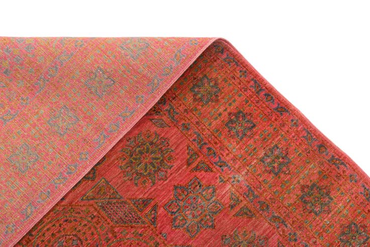 Detail image of 5' 5 x 7' 10 Amina Rug