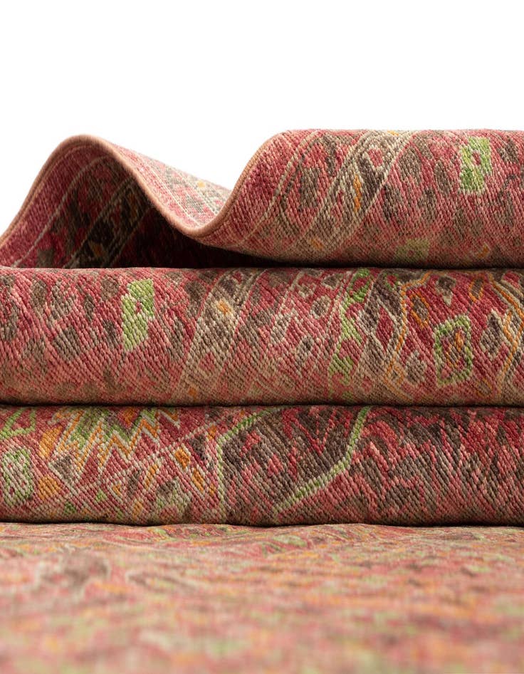 Detail image of 5' 5 x 7' 11 Amina Rug