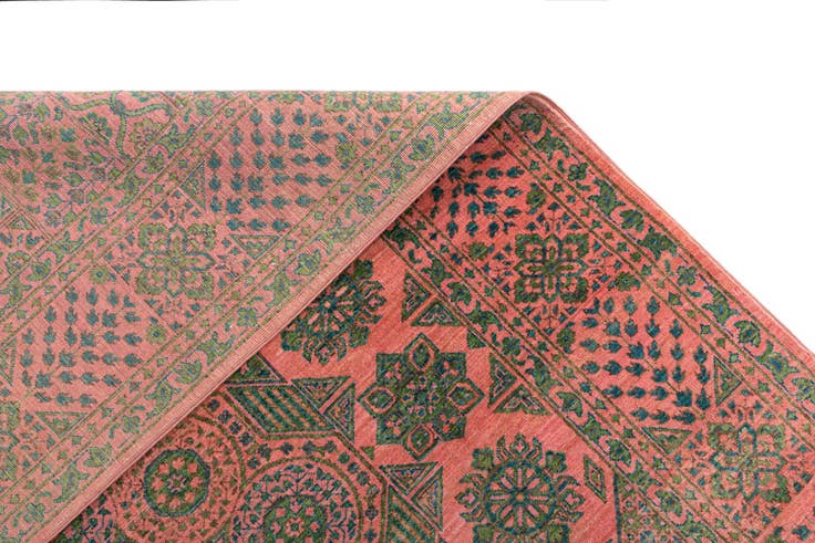 Detail image of 5' 7 x 8' 3 Amina Rug