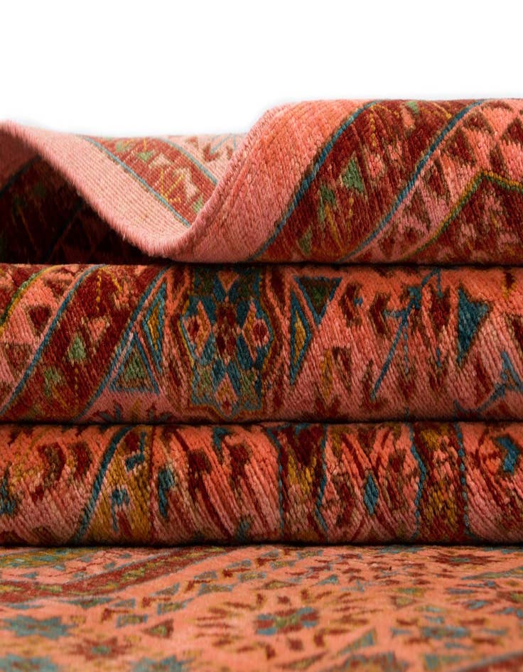 Detail image of 5' x 6' 8 Amina Rug