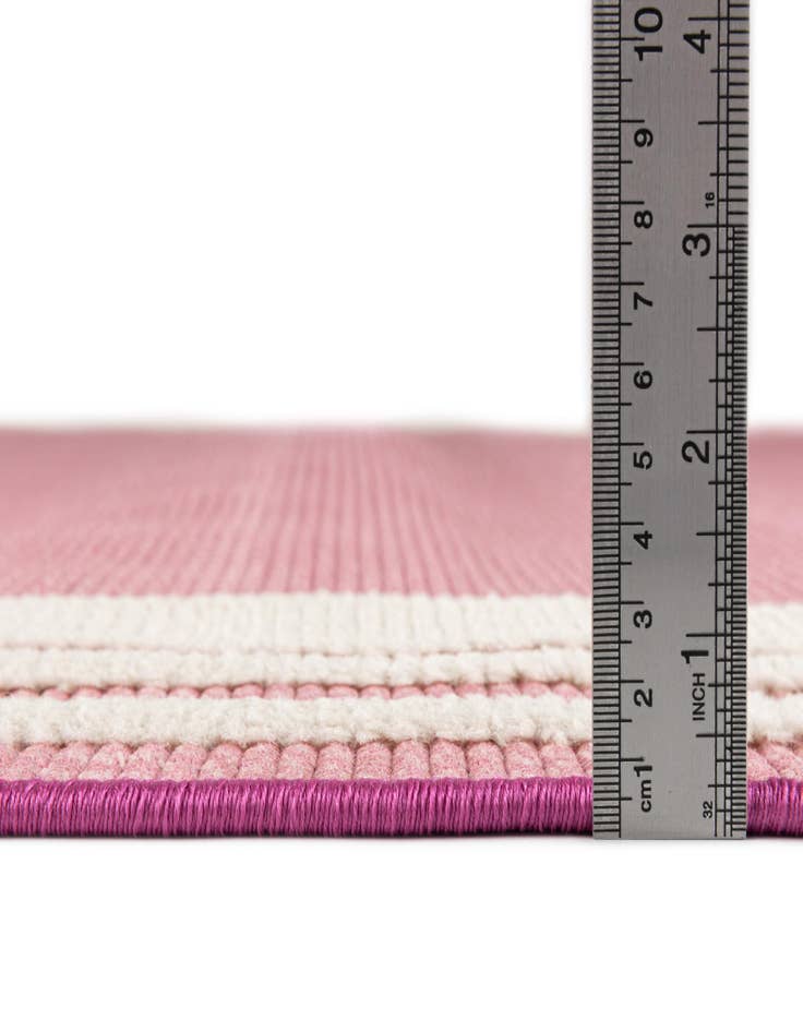 Detail image of 7' x 10' Easy-Clean Aruba Indoor / Outdoor Rug