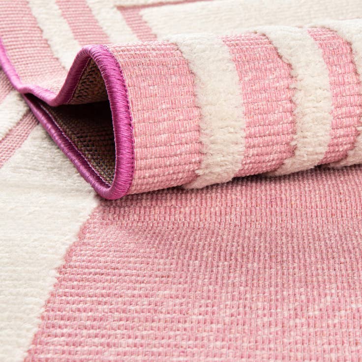 Detail image of 7' x 10' Easy-Clean Aruba Indoor / Outdoor Rug