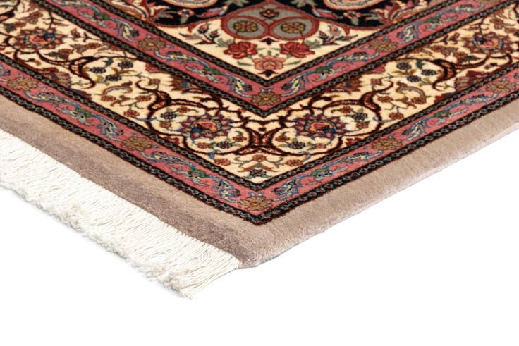 Detail image of 4' 11 x 7' 3 Bidjar Wool Rug