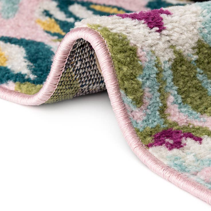 Detail image of 5' 3 x 8' Bloom Rug