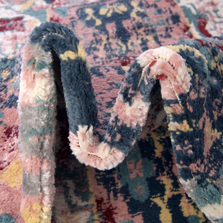 Detail image of 3' 3 x 5' 3 Charleston Rug