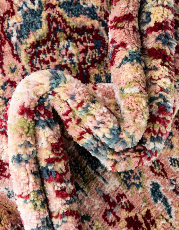 Detail image of 5' x 8' Charleston Rug