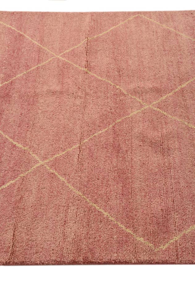 Detail image of 4' 8 x 6' 9 Hand Knotted Darya Wool Rug