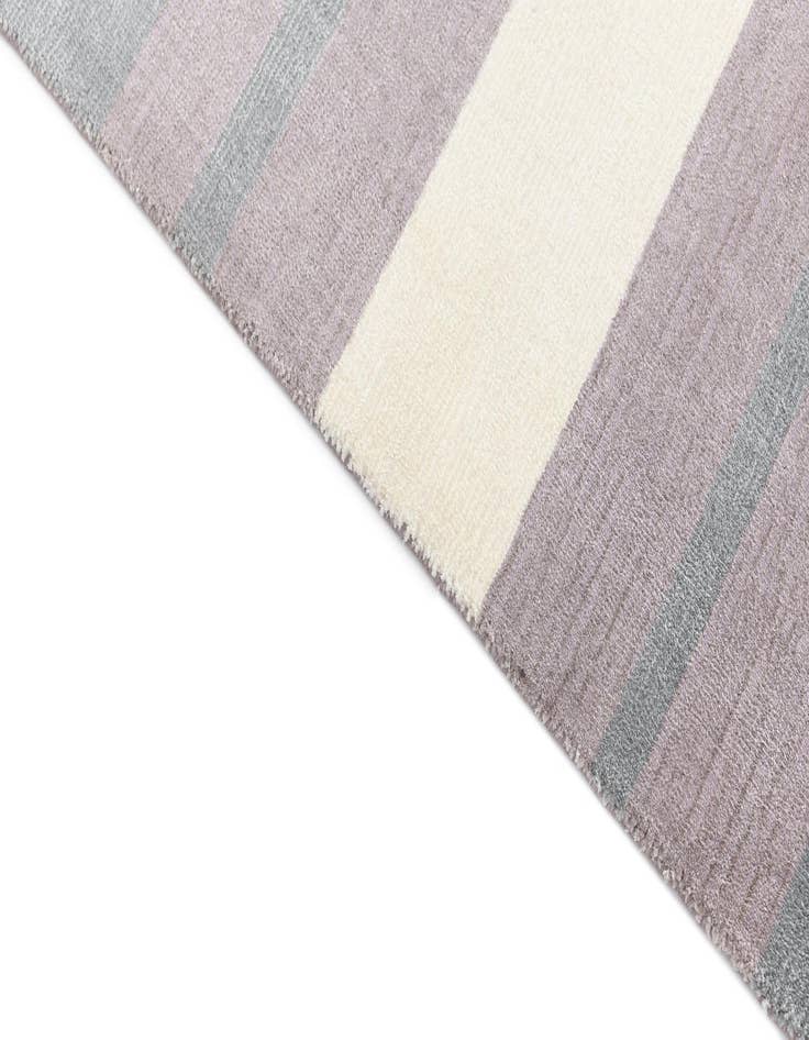 Detail image of 5' 7 x 7' 10 Darya Rug