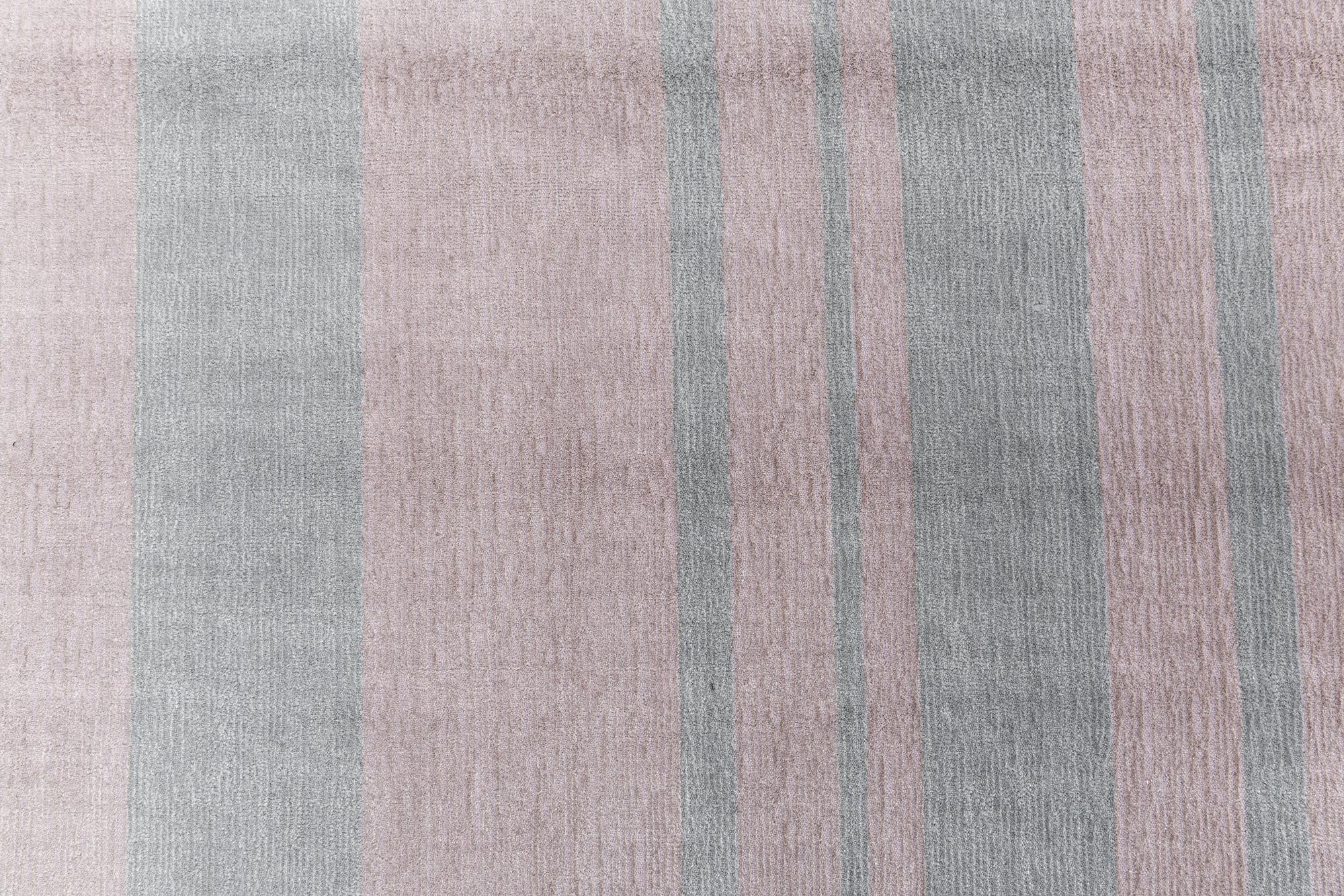 5' 7 x 7' 10 Darya Rug