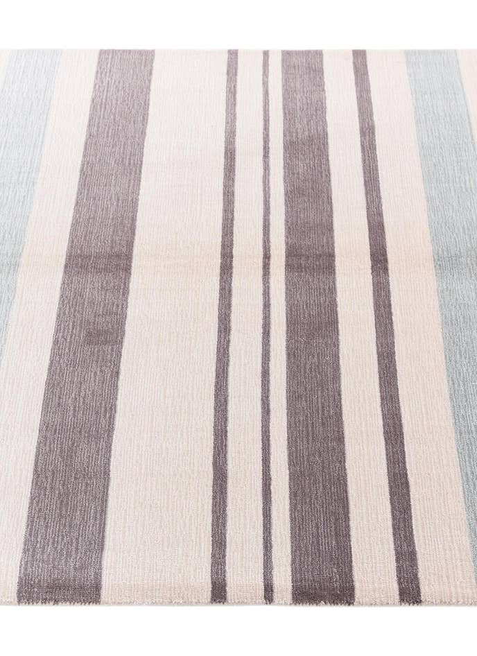 Detail image of 3' 11 x 6' 1 Darya Rug