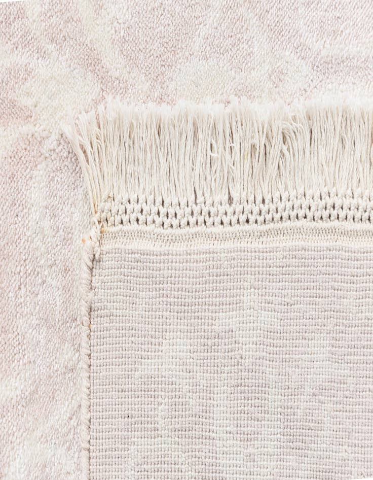 Detail image of 3' 11 x 6' Darya Rug