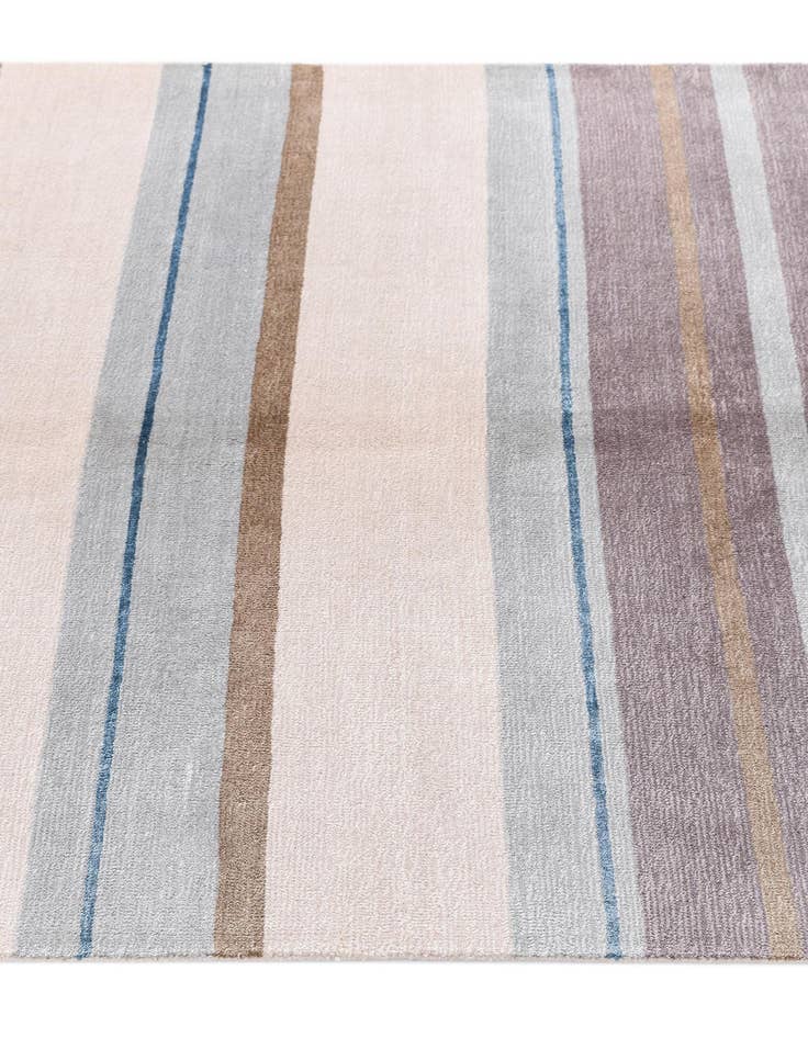 Detail image of 4' x 5' 11 Darya Rug