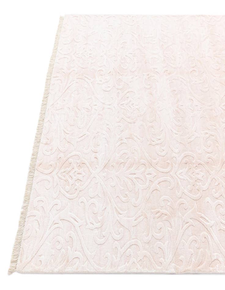 Detail image of 5' 6 x 8' Darya Rug