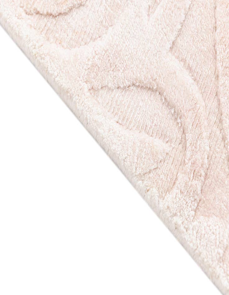 Detail image of 5' 6 x 8' Darya Rug