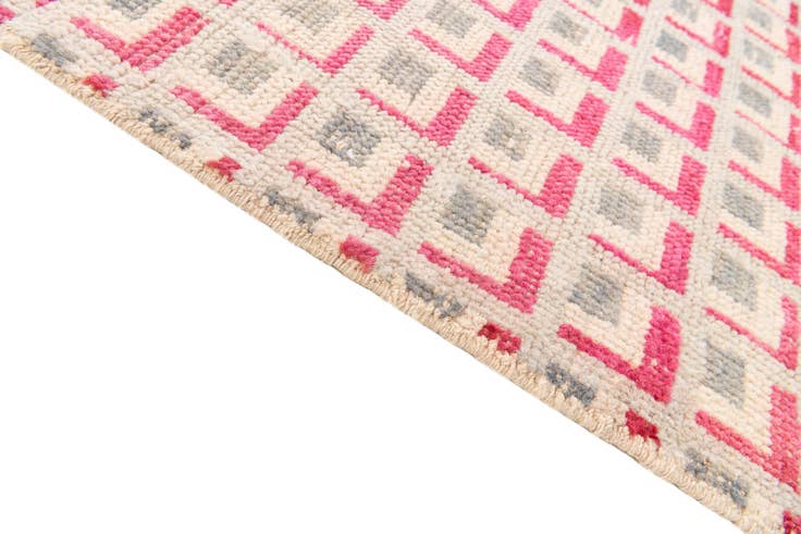 Detail image of 8' 6 x 10' 3 Hand Knotted Darya Wool Rug