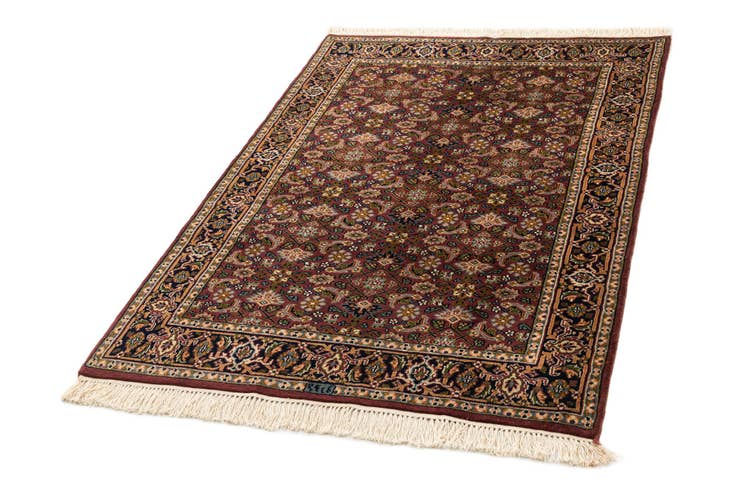 Detail image of 3' 9 x 5' 9 Hand Knotted Farahan Wool Rug