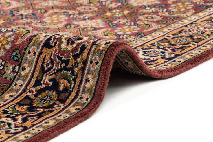Detail image of 3' 9 x 5' 9 Hand Knotted Farahan Wool Rug