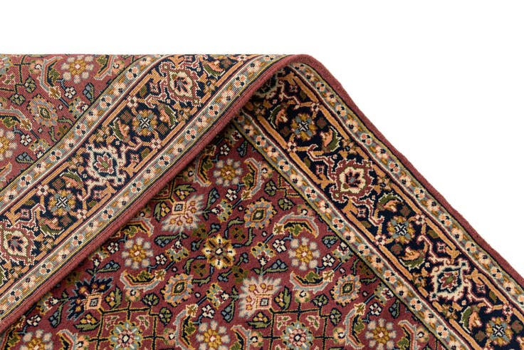 Detail image of 3' 9 x 5' 9 Hand Knotted Farahan Wool Rug