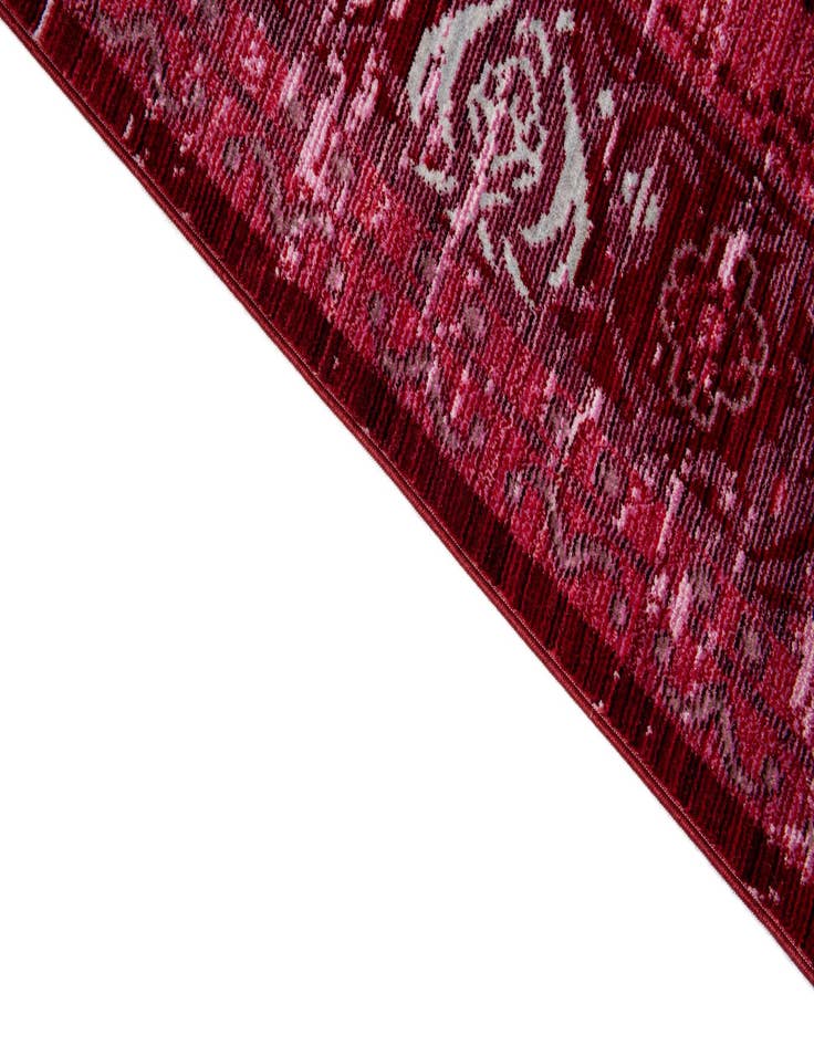 Detail image of 6' 2 x 8' 9 Fleur Rug