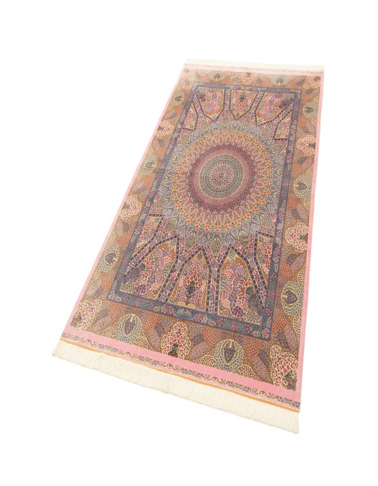 Detail image of 4' 9 x 7' 6 Ghom Design Rug