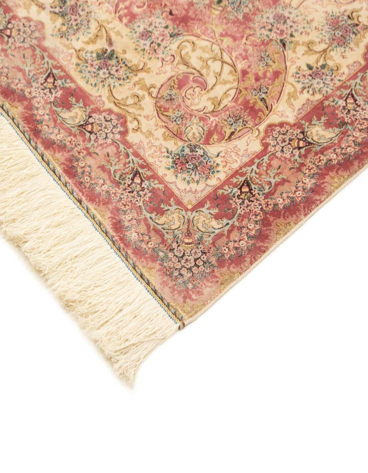 Detail image of 3' 10 x 5' 7 Ghom Design Rug